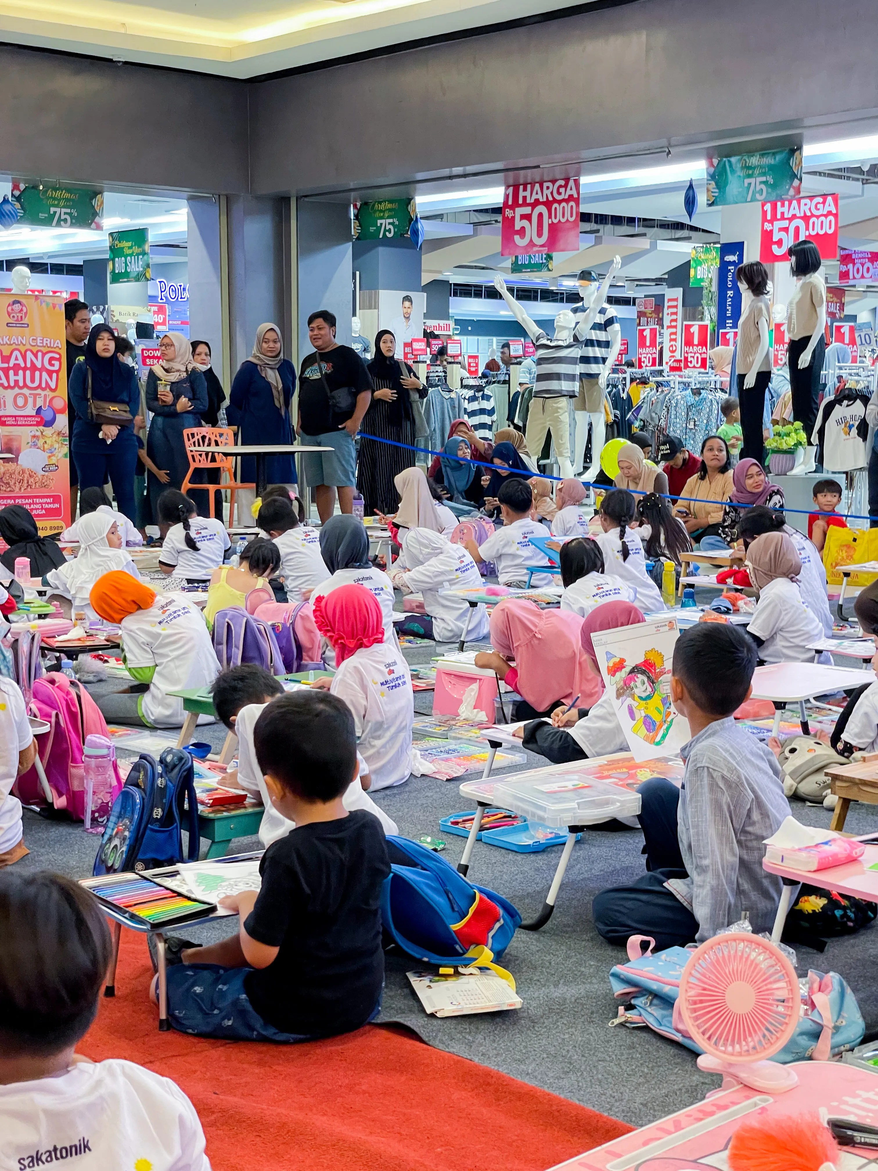 Pollux Mall Central City