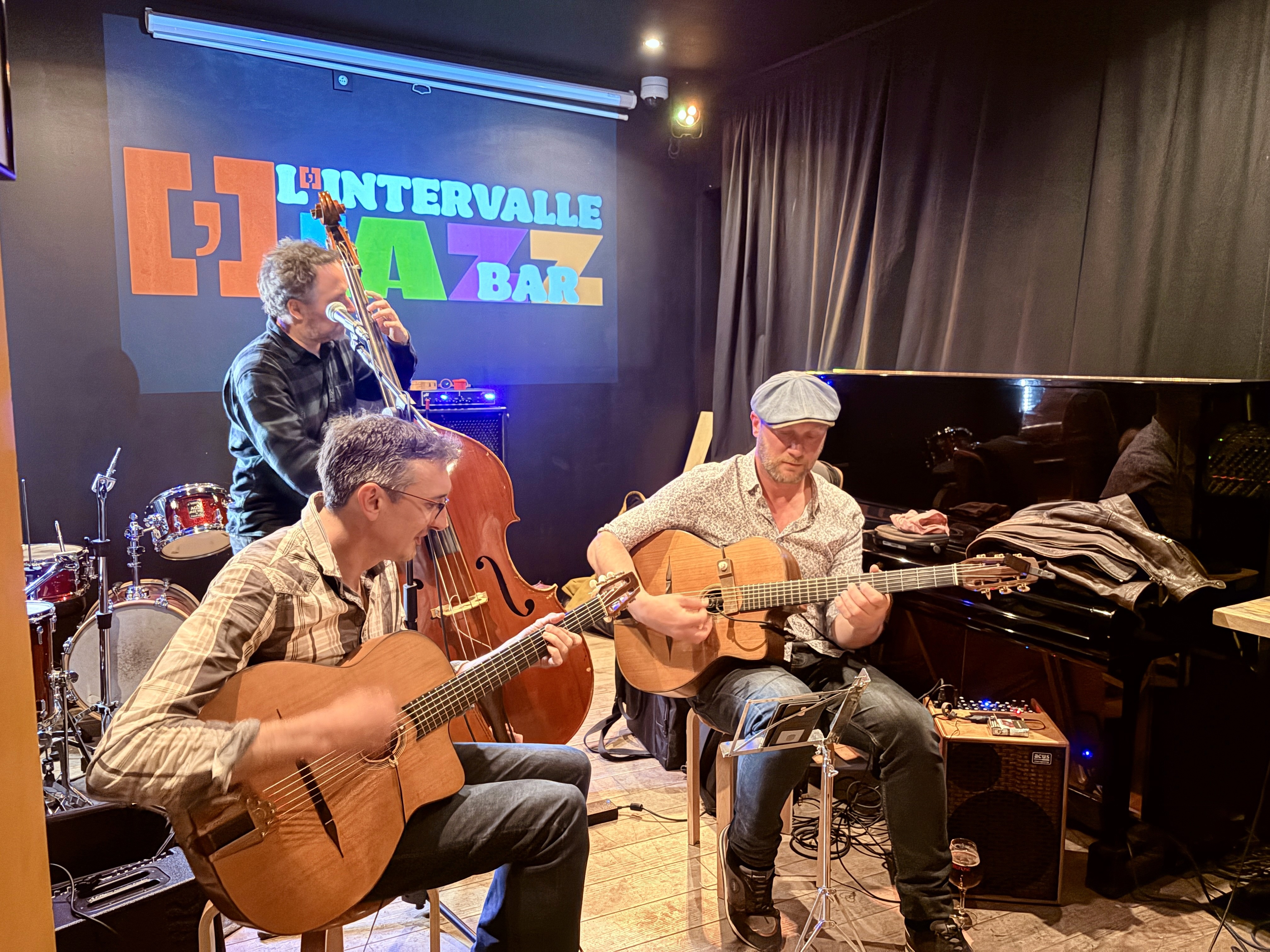 groupe de musicien jouant du jazz