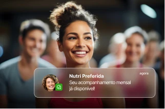 Clario cashflow overview card displaying income and expense trends over the past 7 days with a line chart.