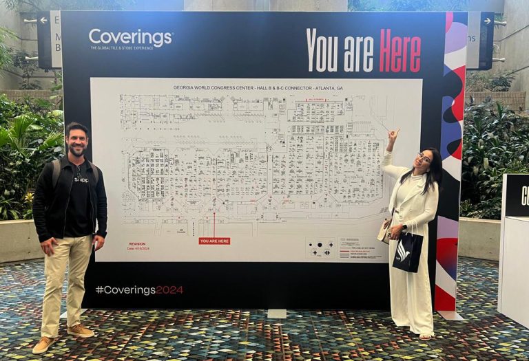 Equipe Fast Shipping na Coverings 2024 em Atlanta (EUA)