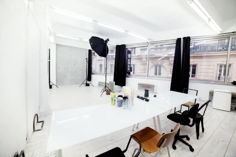 Studio Shapes agencé en tant que lieu de casting