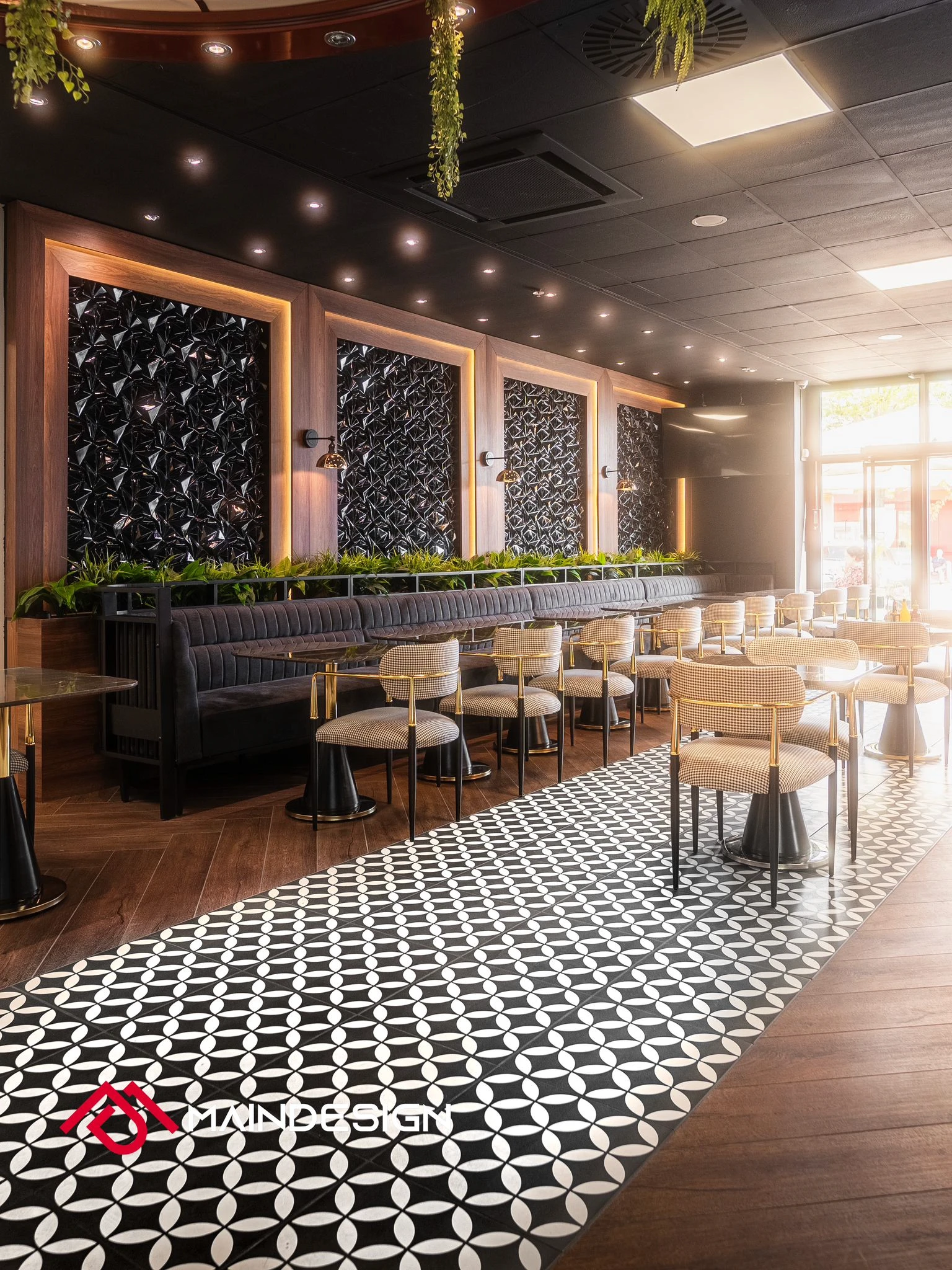 Betonicassa duvar panelleri ile tamamlanmış şık bar dekorasyonu