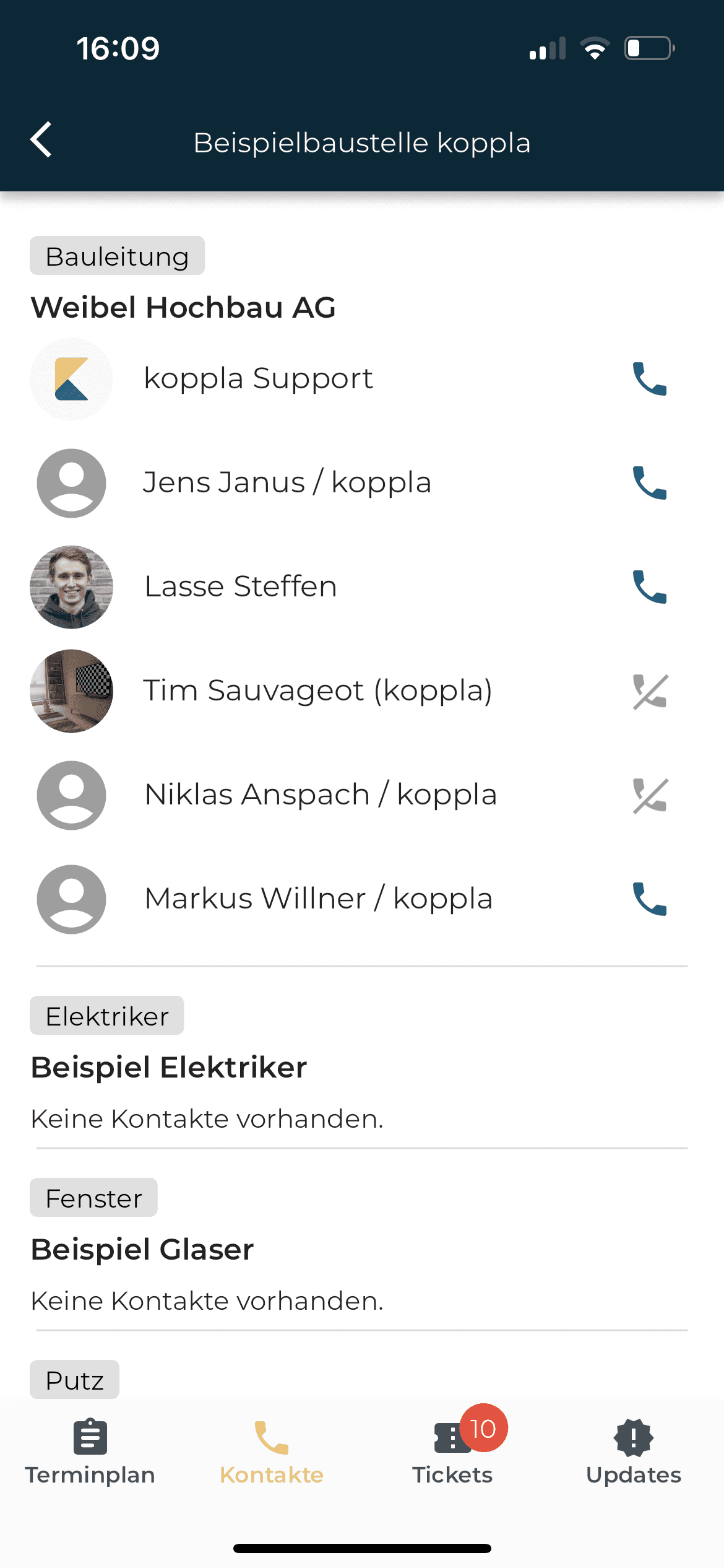 In der koppla-App sind alle Ansprechpersonen für das Bauprojekt in der Übersicht
