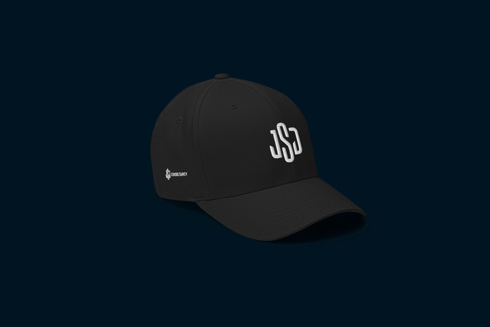 Gorra negra con el logo de JSD