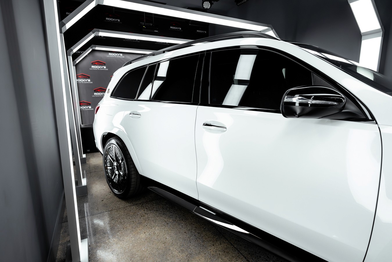 2026 Mercedes-Benz Maybach GLS 600 4MATIC, photo 5