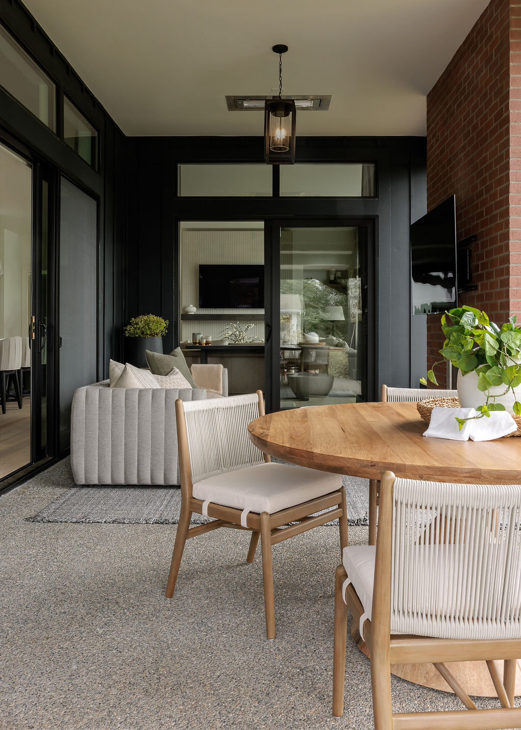 We’re so excited to share details from The Woodinville House: Outdoor Living –– one of our favorite interior design + professional organizing projects in Woodinville, WA..