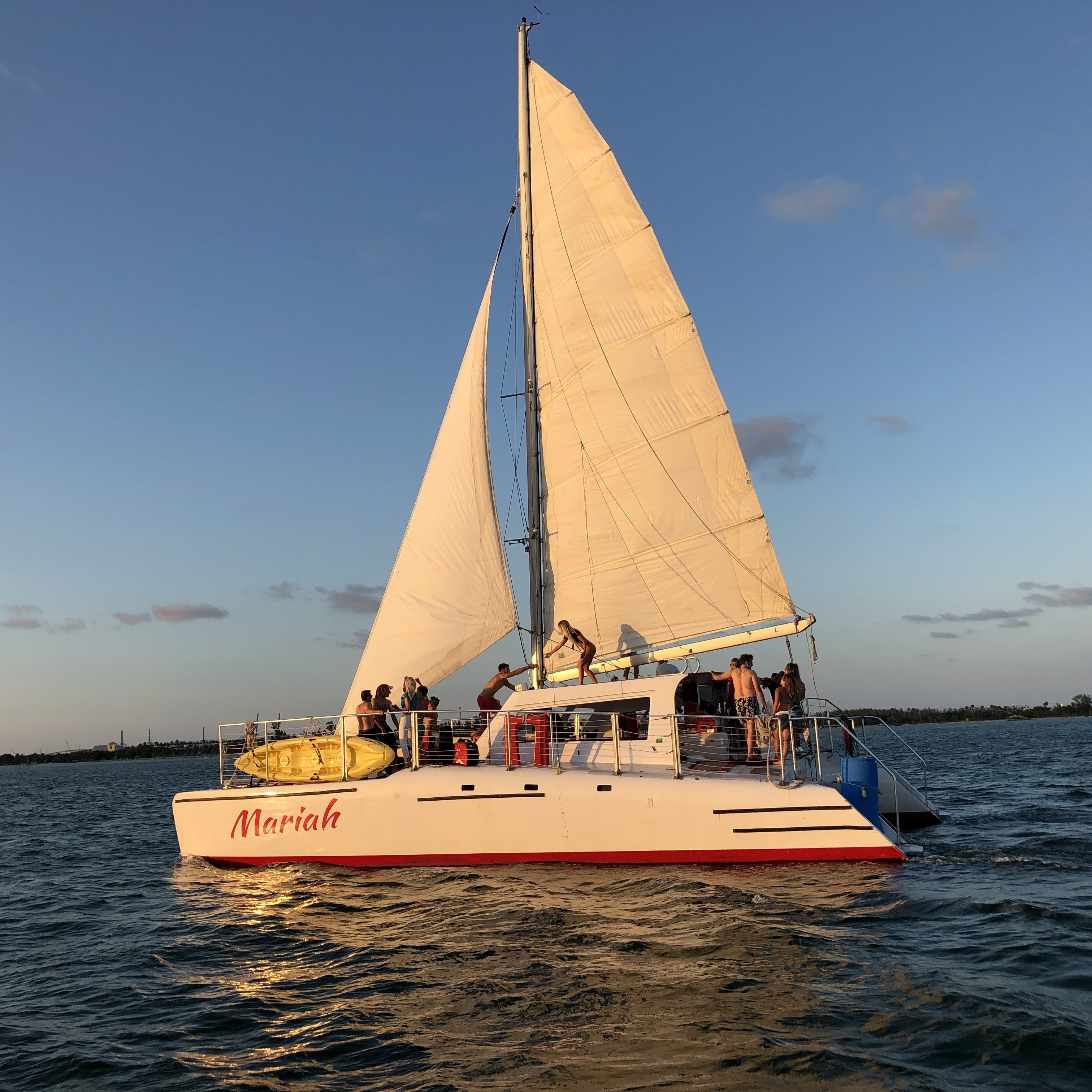 Catamaran Mariah hero image