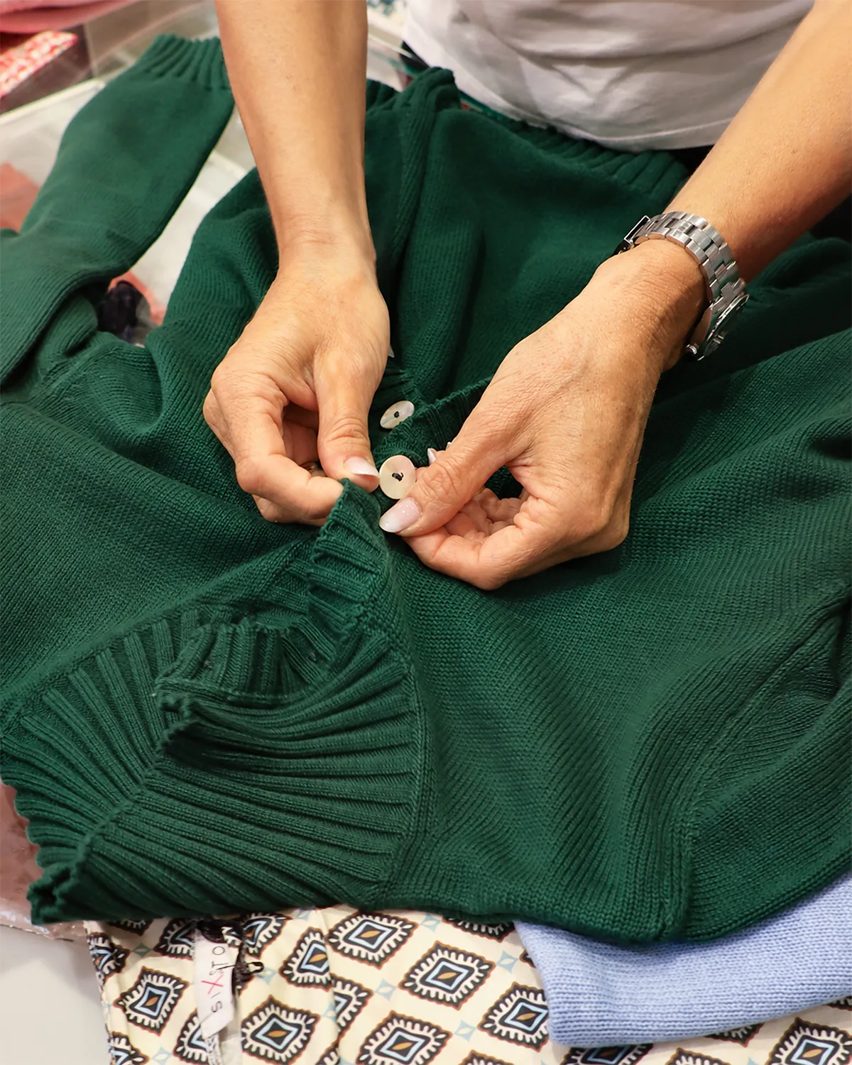 Shooting moda per Strike Inside a cura di Aura Studio di Genova: immagini studiate per comunicare stile, qualità e il carattere autentico del Made in Italy.