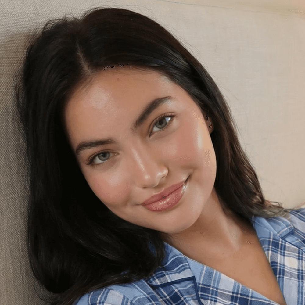 Woman smiling to the camera