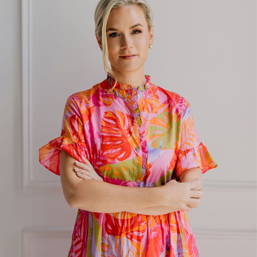 Elizabeth Tenety - Co-founder of Motherly (30+ Million monthly viewers), digital growth strategist, media expert.