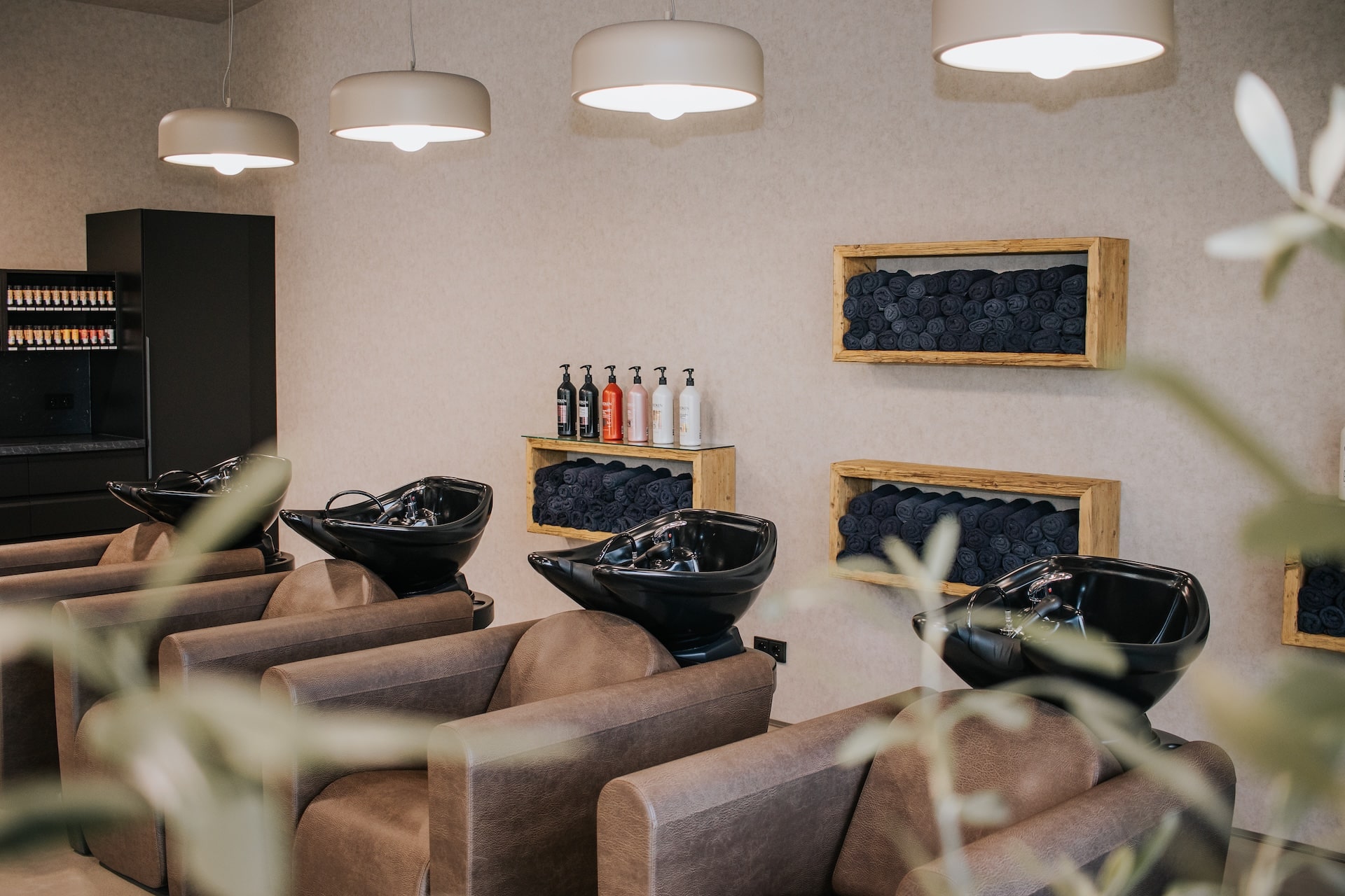 Sessel und Waschbecken vom Friseursalon