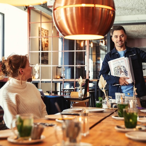 음식 이야기를 들려주는 가이드