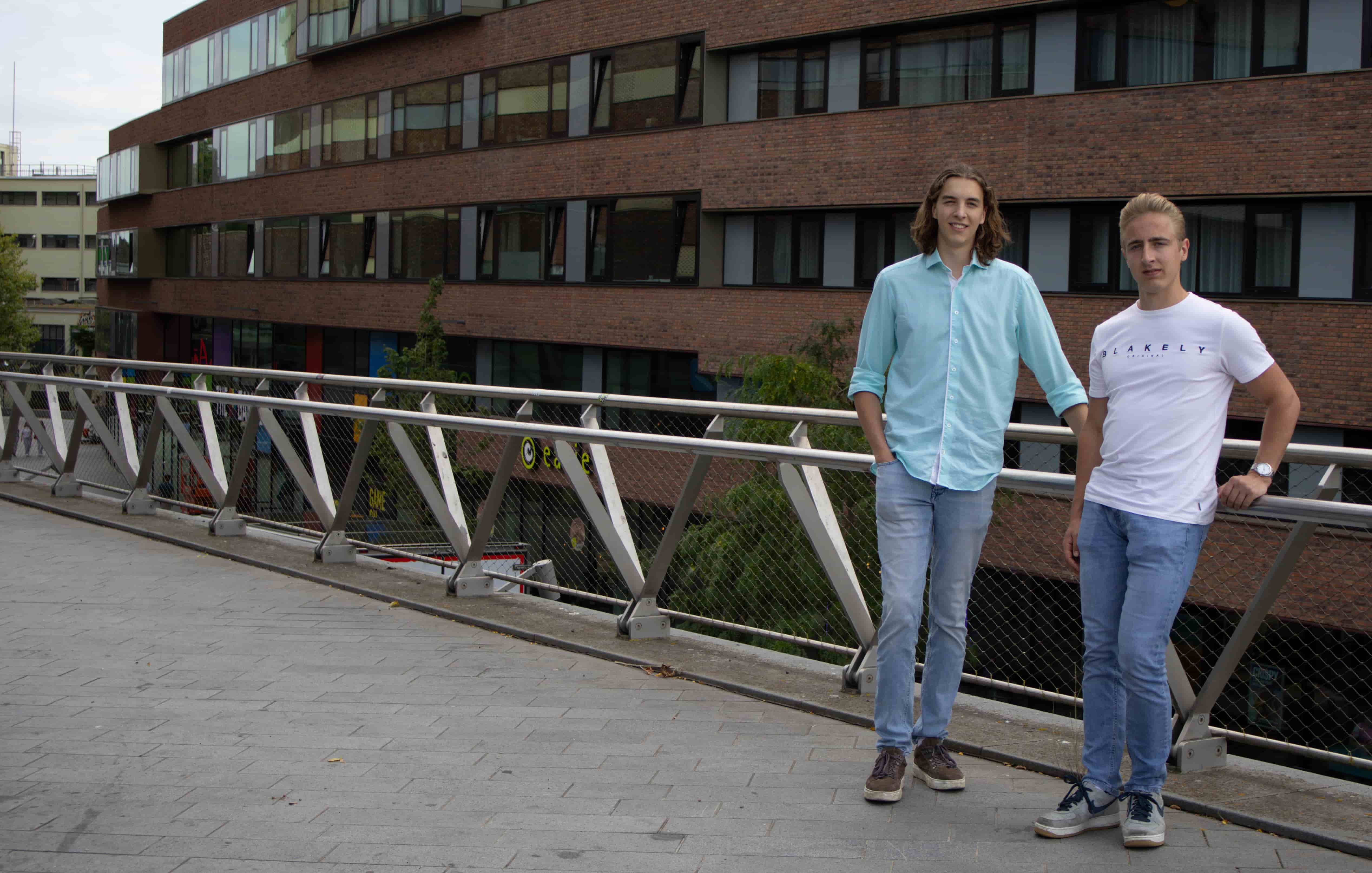 Oprichters Striventure buiten naast elkaar