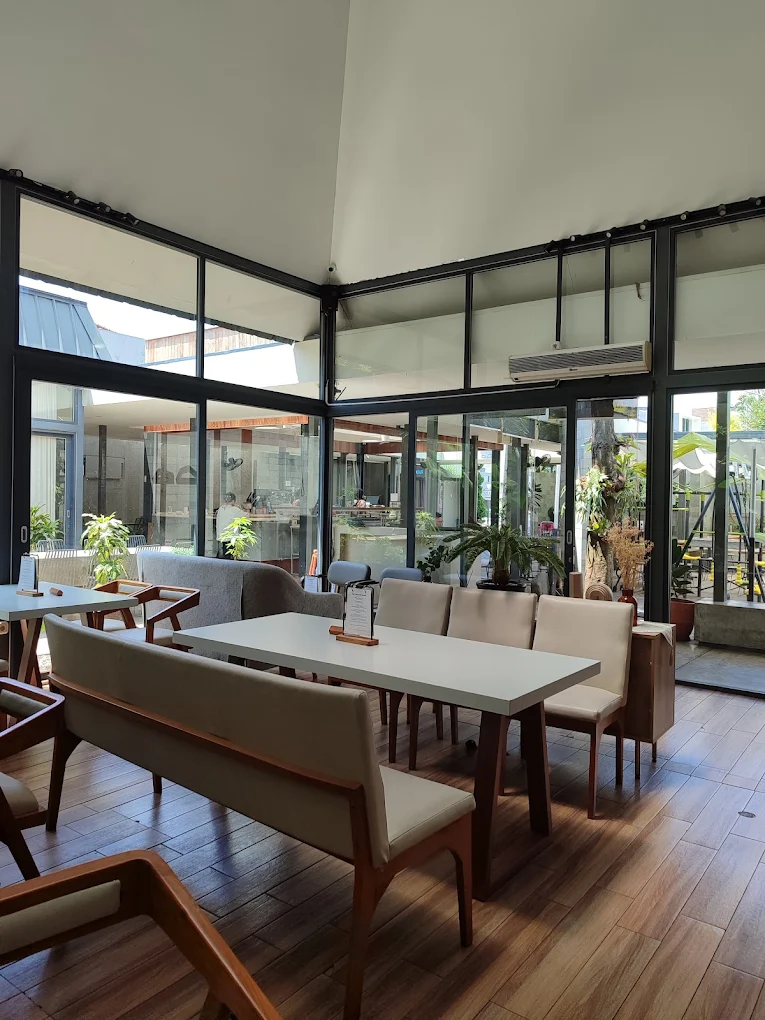 Indoor Place on Tanulo Coffee