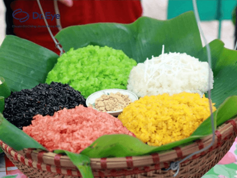 Các món làm từ nếp như xôi, chè nếp, bánh chưng… bởi đặc tính nóng của đồ nếp dễ khiến vùng da xăm bị sưng tấy