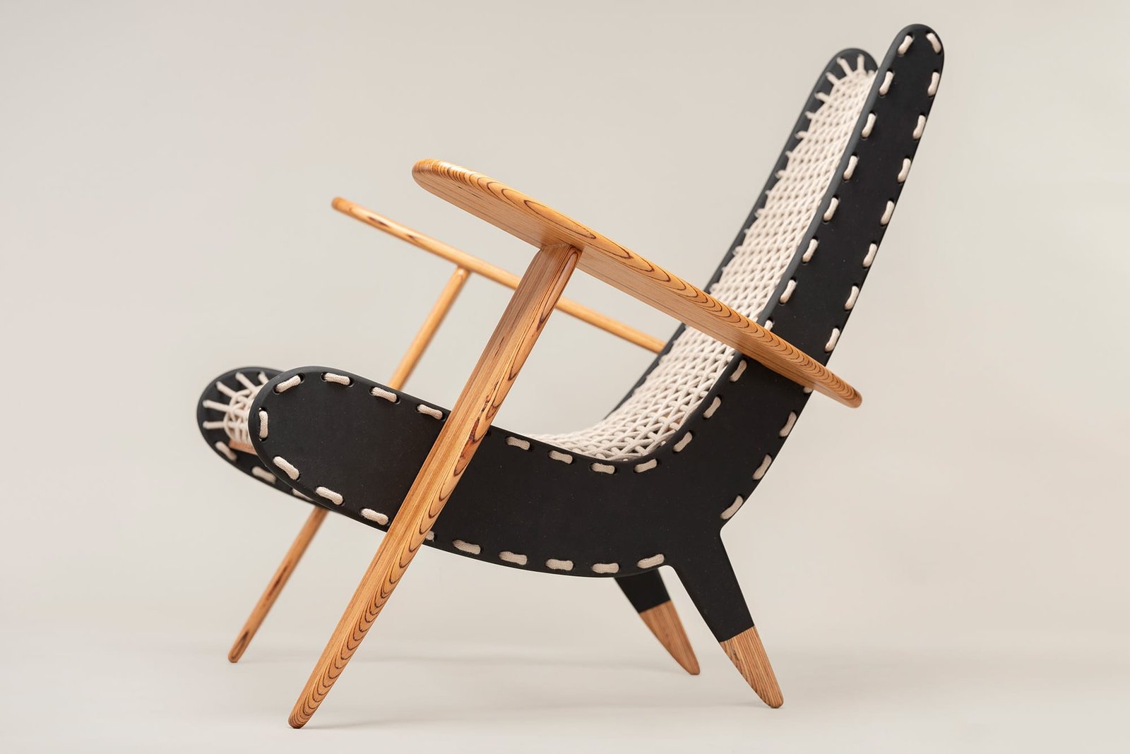 chaise en bois et cordes 