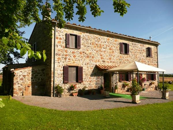 struttura turistica con pagina web innovativa risponde a domande con chatbot