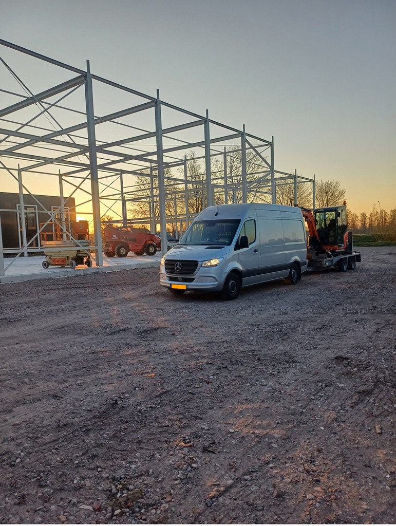 Oprit met moderne bestrating