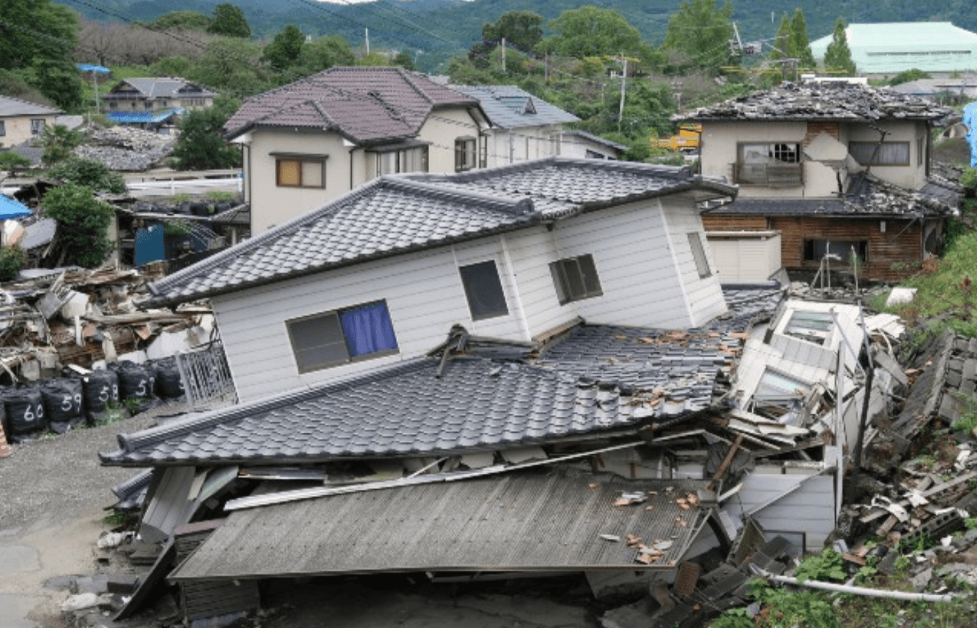 homes destroyed by earthquake