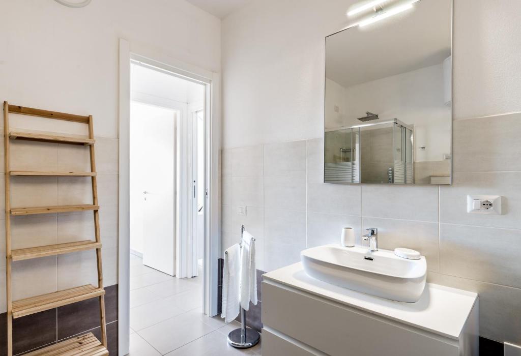 bagno dell'appartamento Quadrilocale Shardana Superior a Villasimius