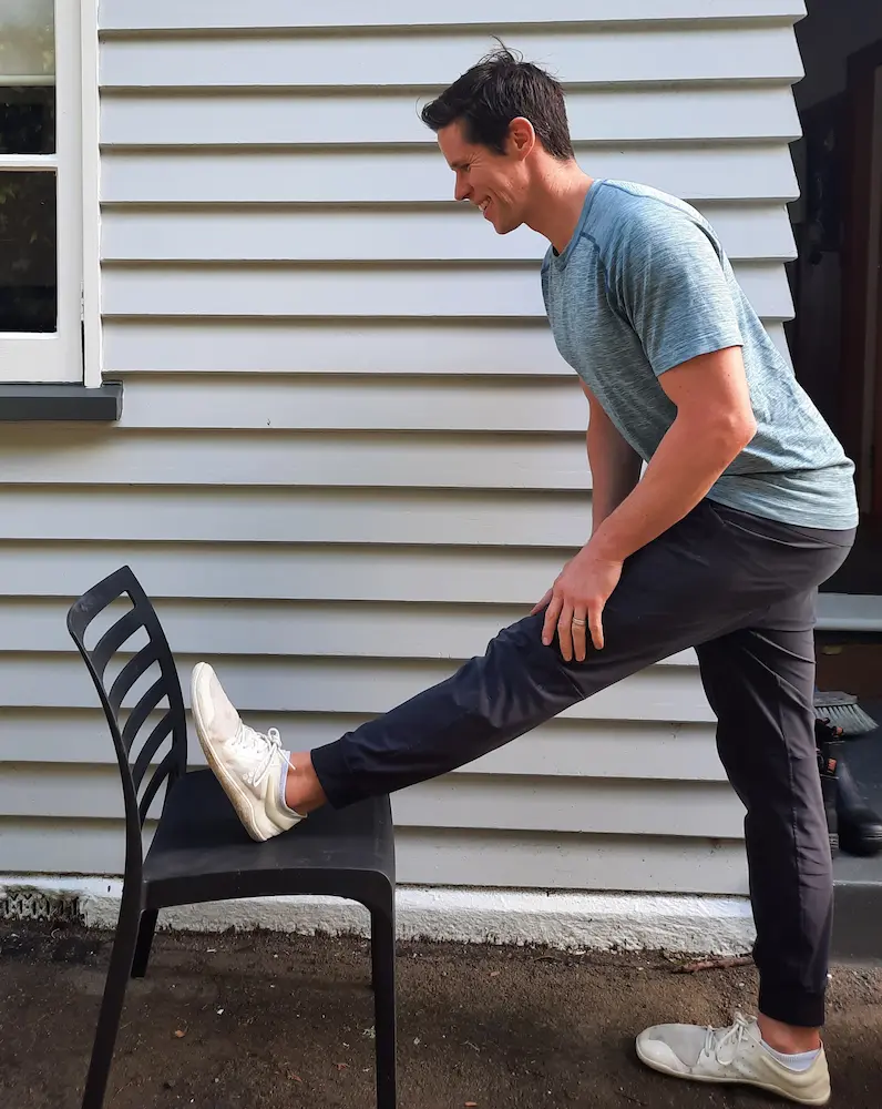 Tradie Physio demonstrating simple exercises for tradies