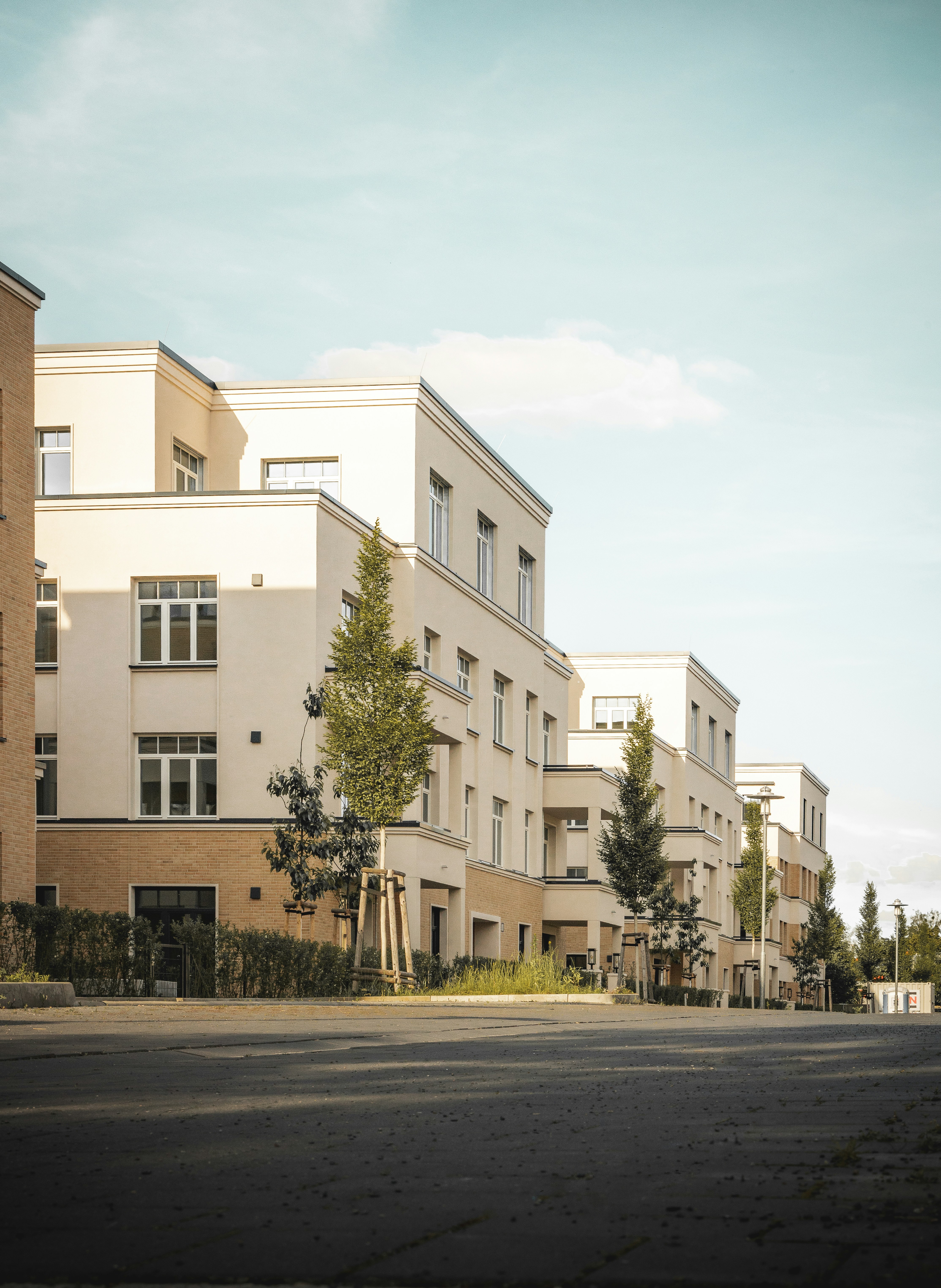 A row of apartment buildings sitting next to each other