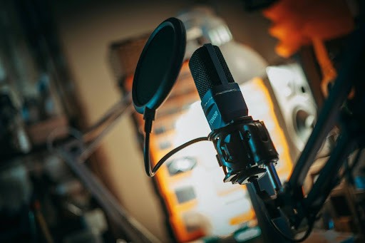 How San Bernardino Businesses Use Podcasts to Build Local Authority
