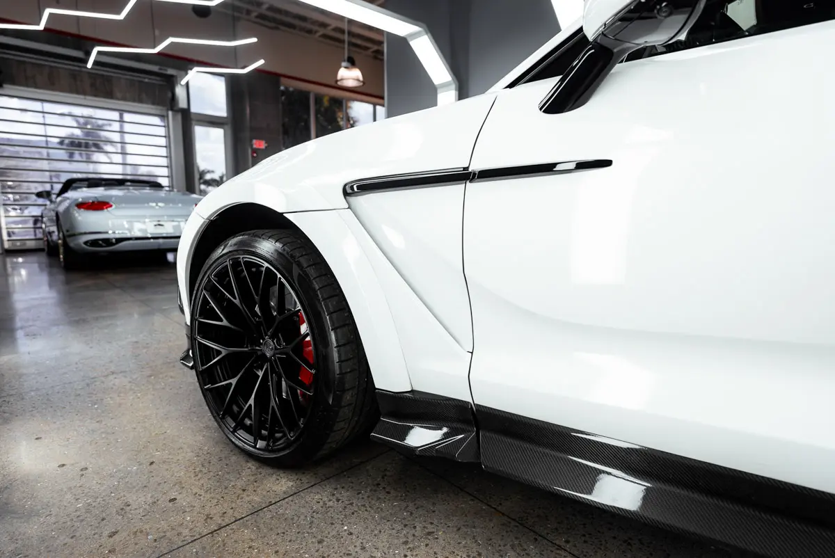 2021 Aston Martin DBX photo 31