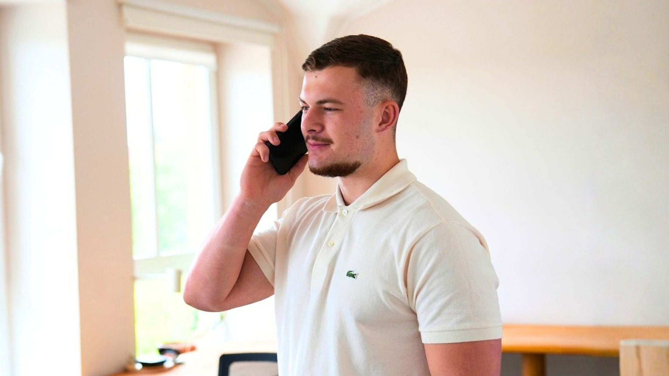 Am Telefon