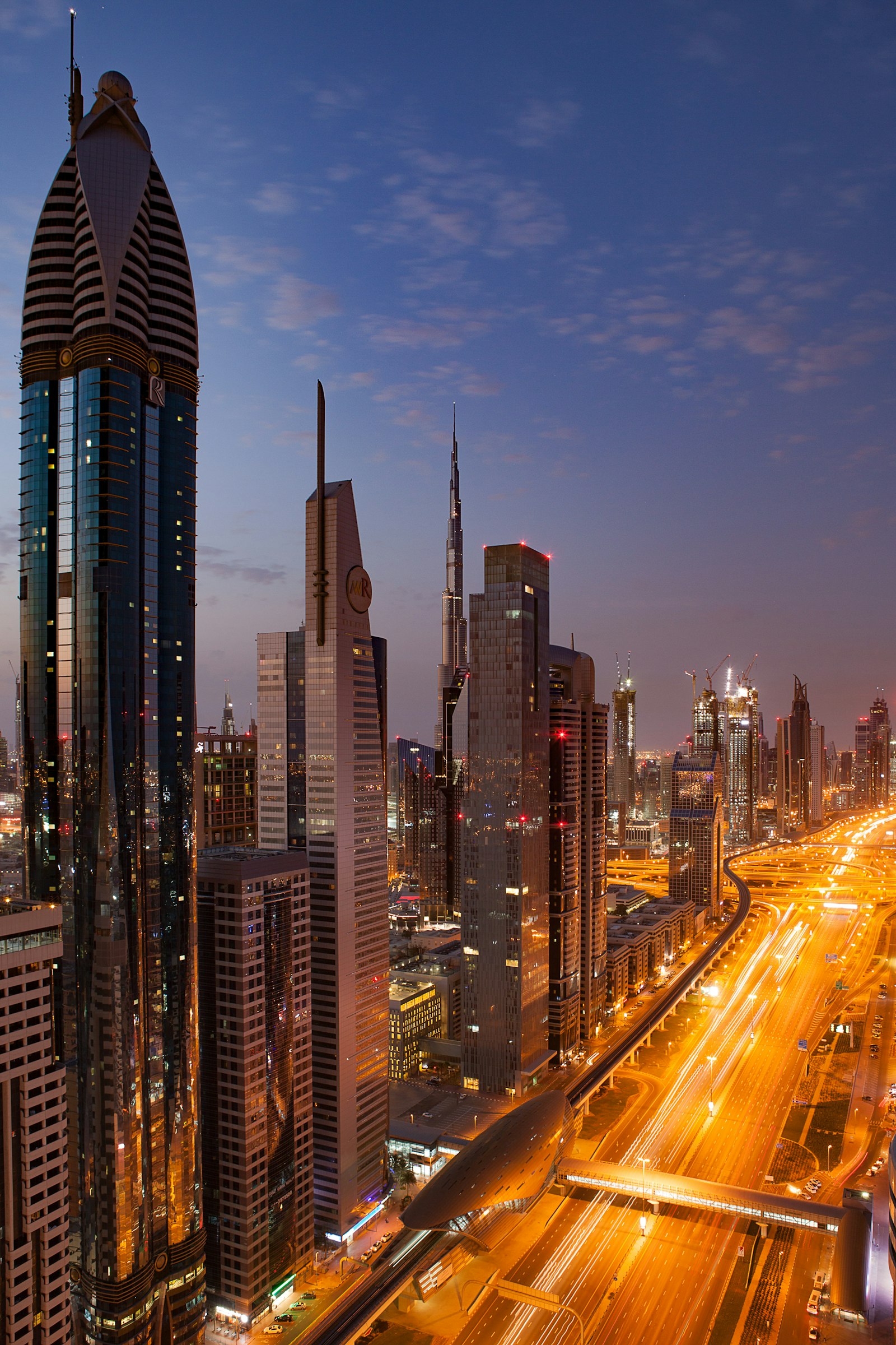 Firma in Dubai gründen als Deutscher: mit Wegzug oder Wohnsitz in Deutschland
