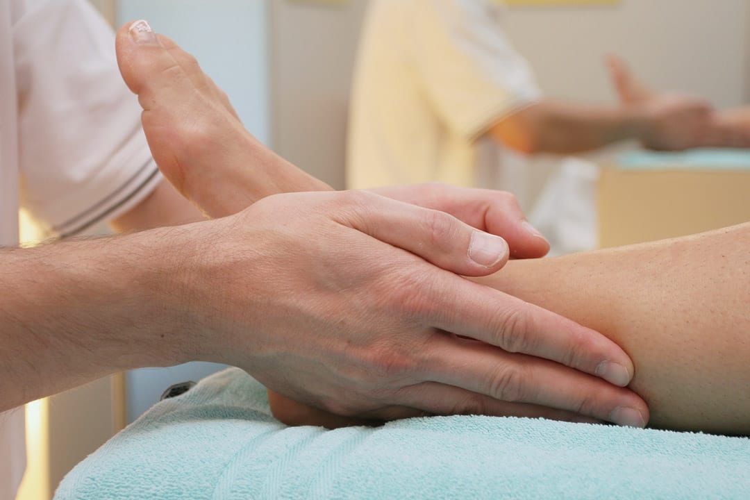 Manuelle Therapie – mobilisierende Handgriffe