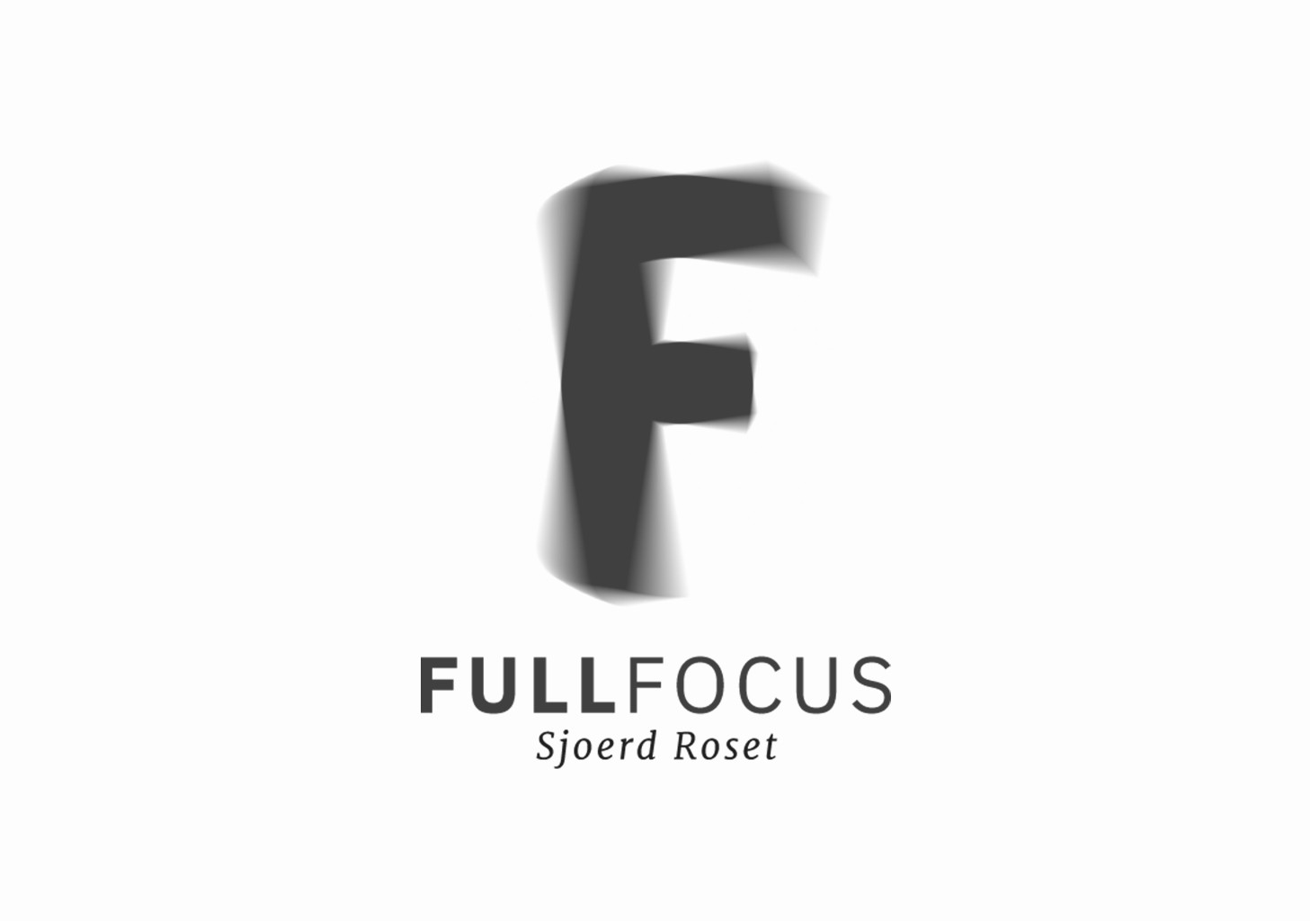 Logotipo de Full Focus en gris oscuro sobre fondo blanco