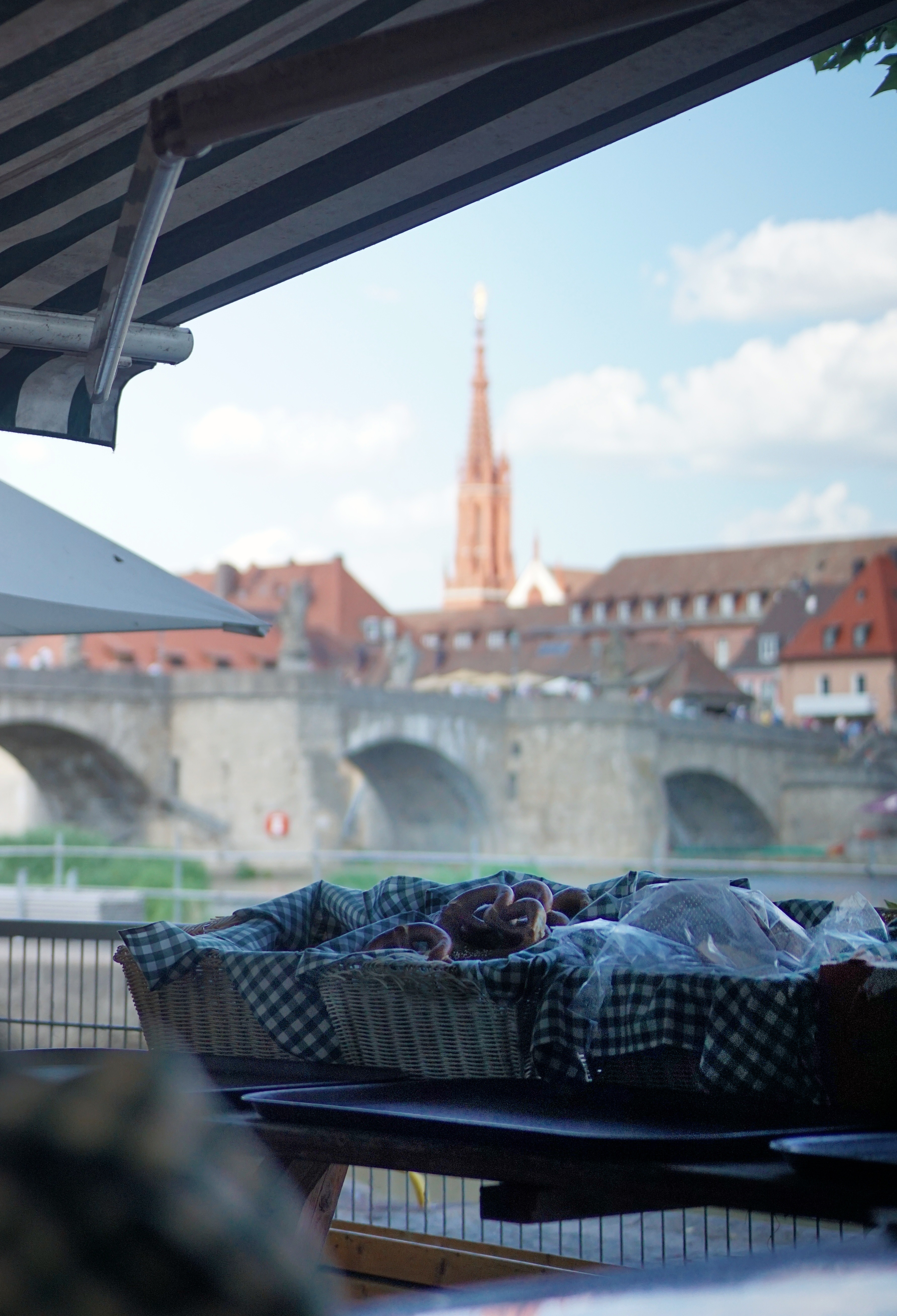 Biergarten an der alten Mainbrücke