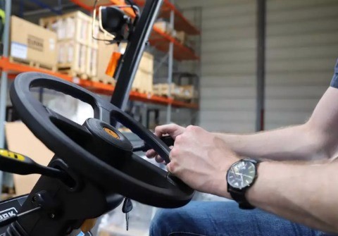Stacatruc forklift engineer breakdown response