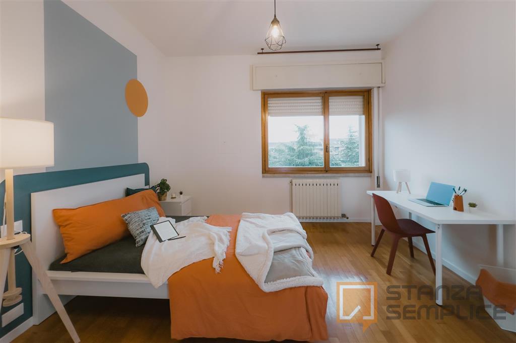 14 sqm room in Via Cipro, Brescia