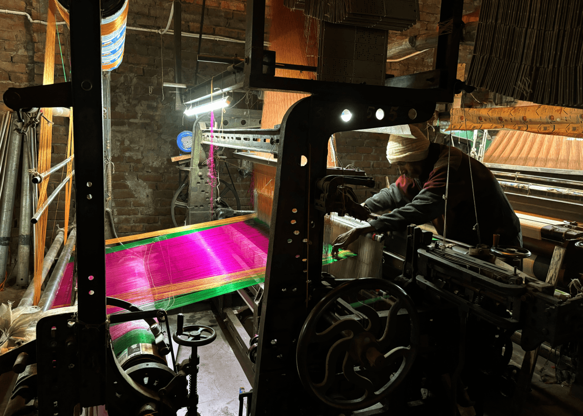 Power loom machine