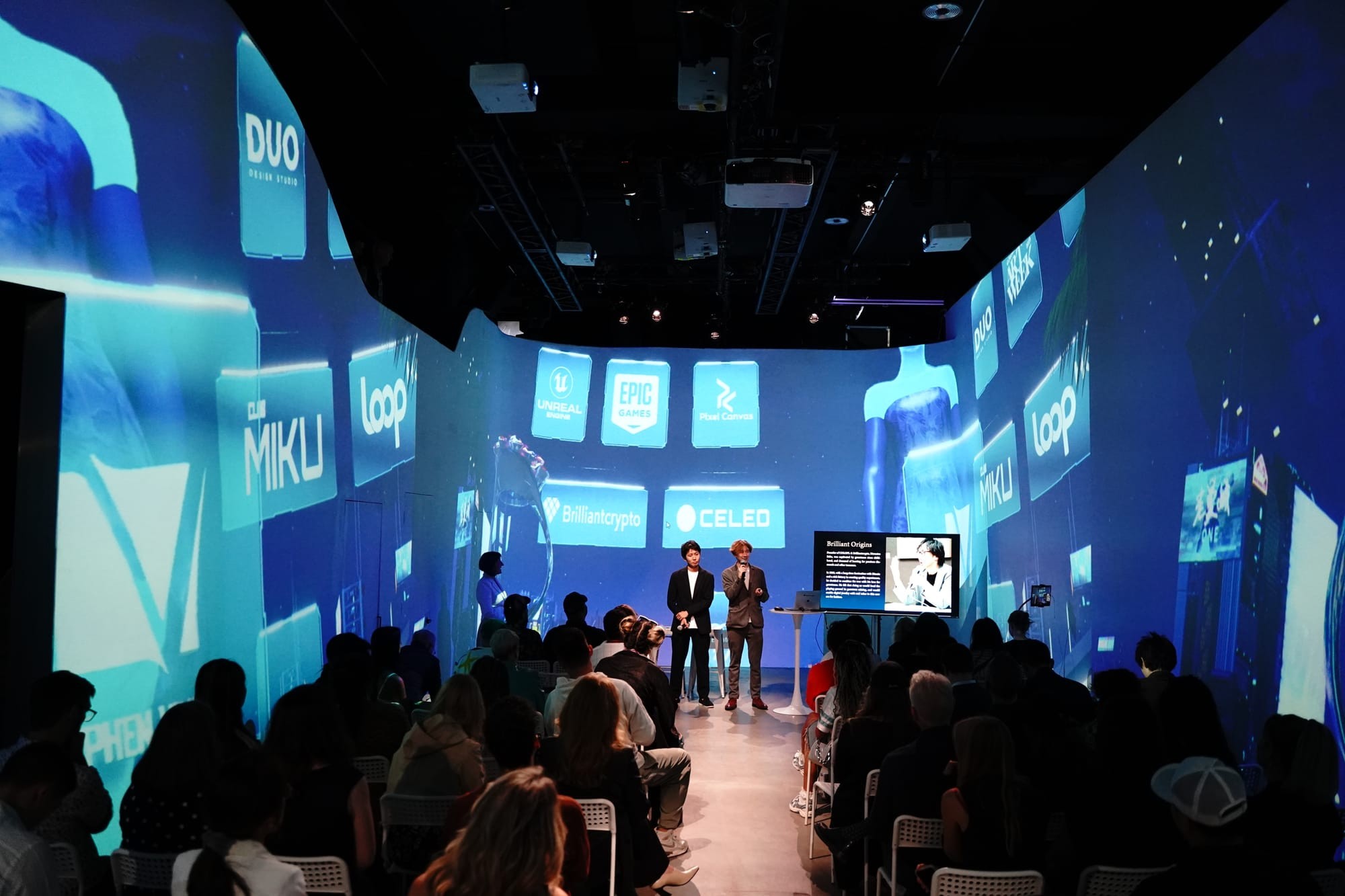 shift-midtown-corporate-presentation-stage-audience-view