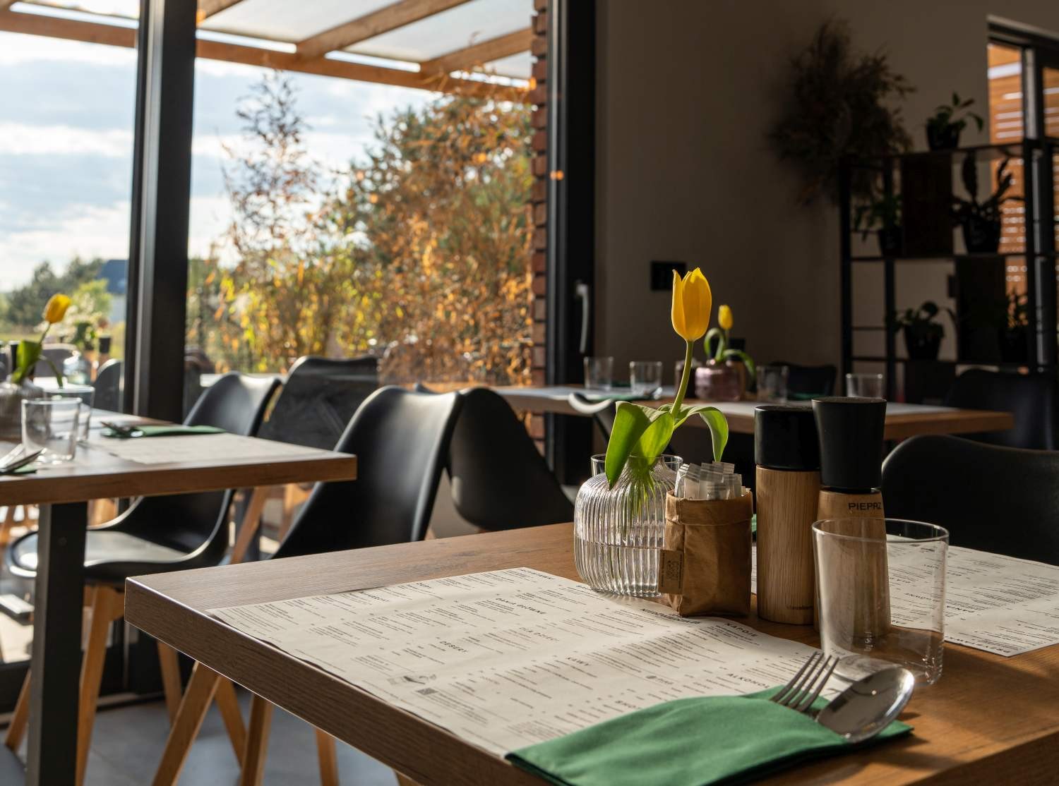 restauracja na spotkanie biznesowe Poznań stolik i menu