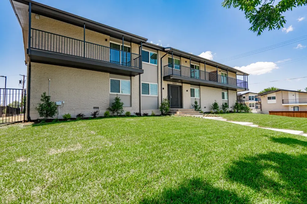 Parkside Green at Bishop Ridge — 20-unit multifamily community in Dallas, TX; managed by Savoy Residential.