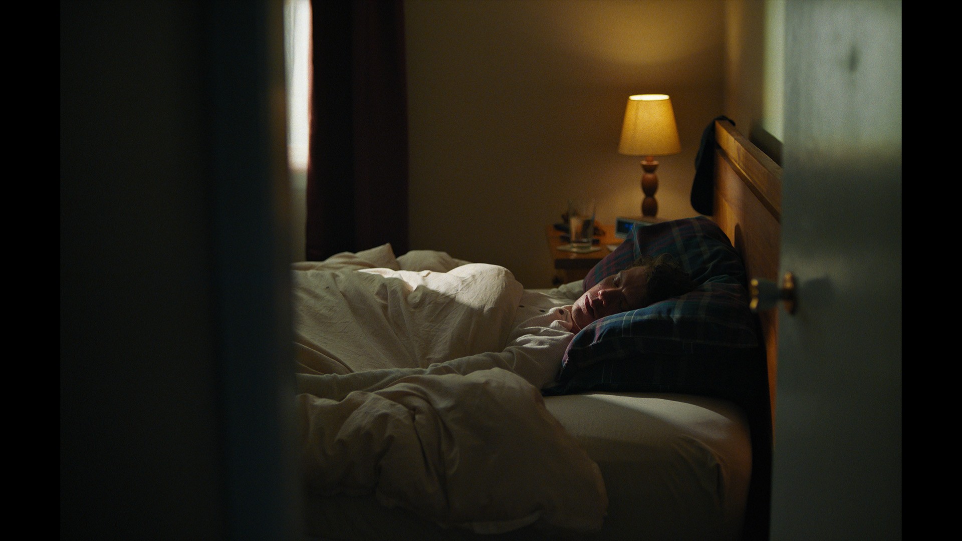 Sam Coombes DOP - United Way Hidden Poverty Still 4