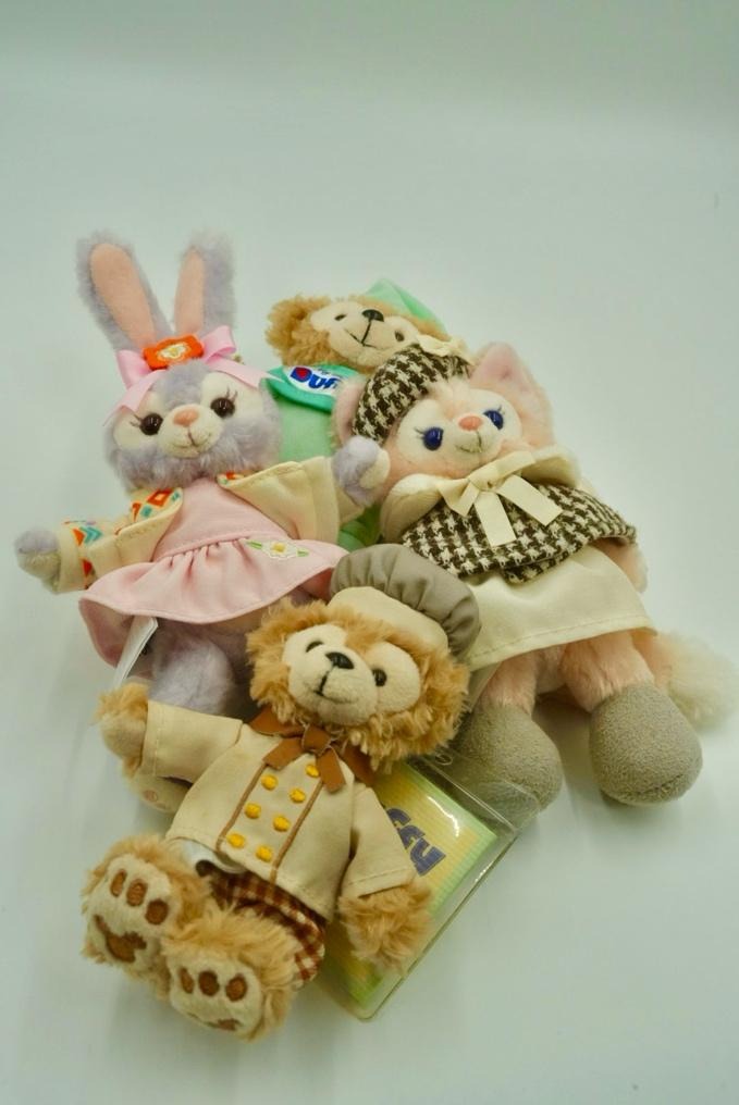 A group of stuffed animals

Description automatically generated