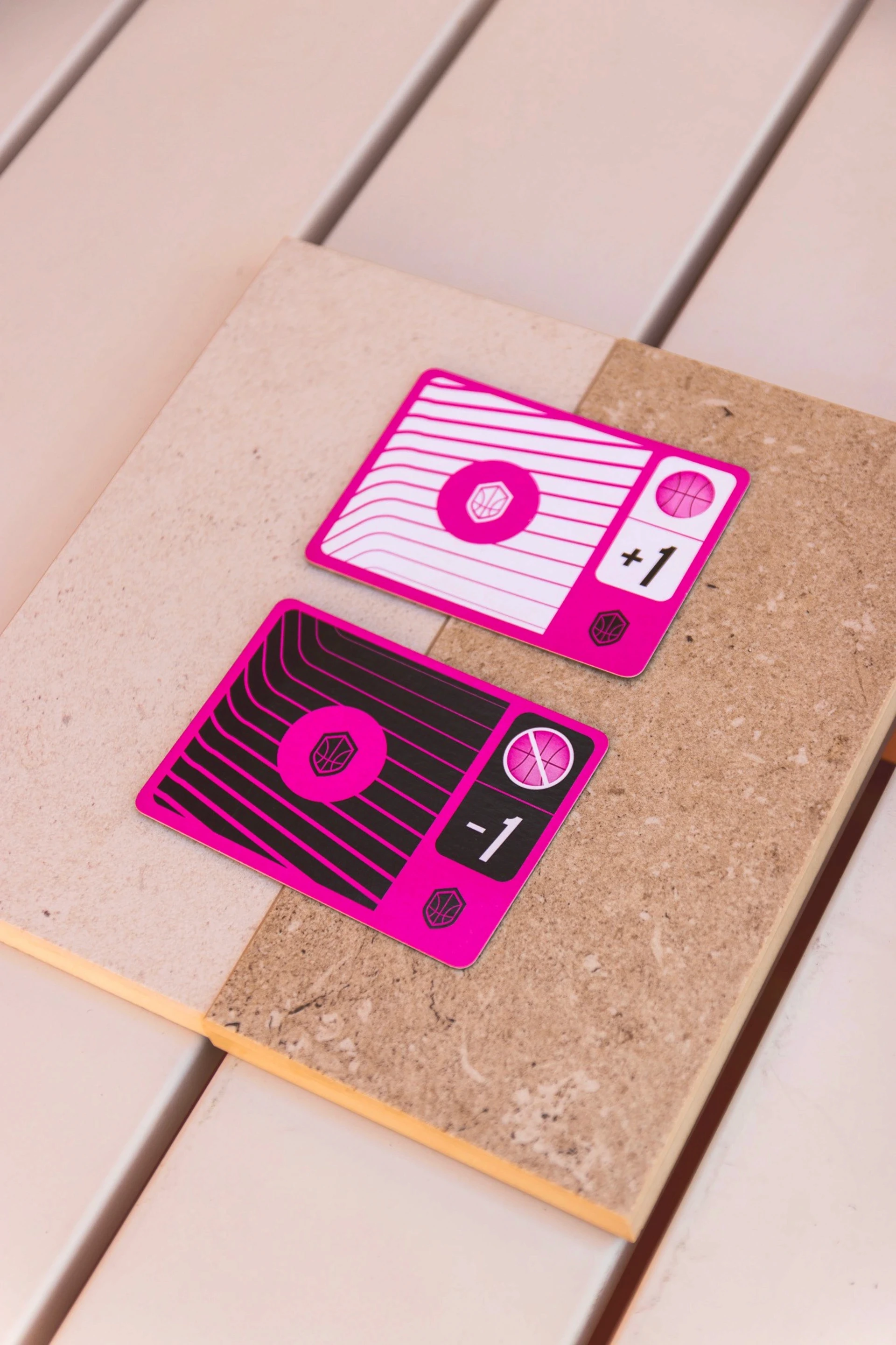 Custom cards: logo & visual identity by freelance graphic designer Barcelona.