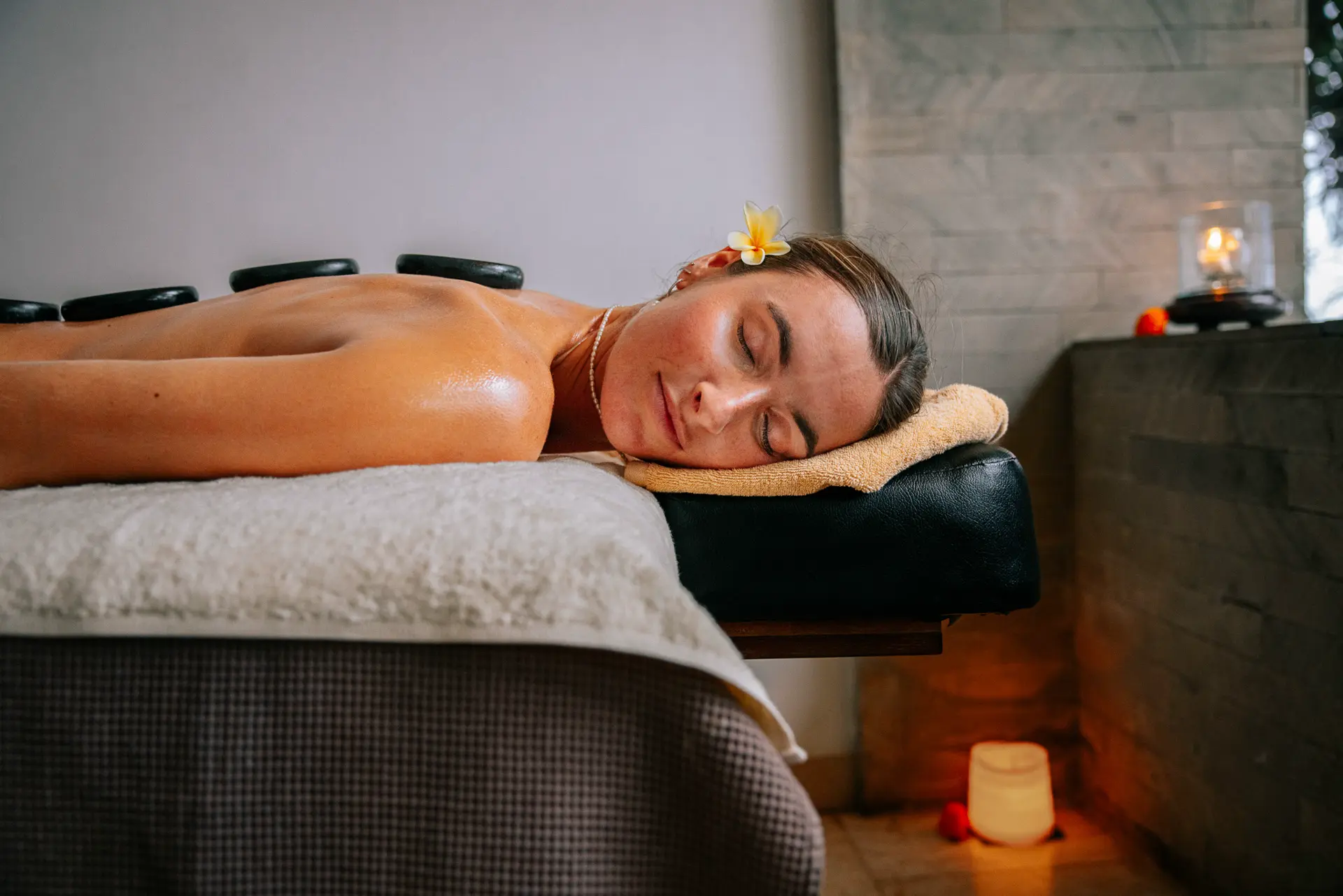 Luxuriöse Spa-Behandlung Hotstone massage– Entspannung mit Massage im Kelapa Retreat & Spa Resort, Bali