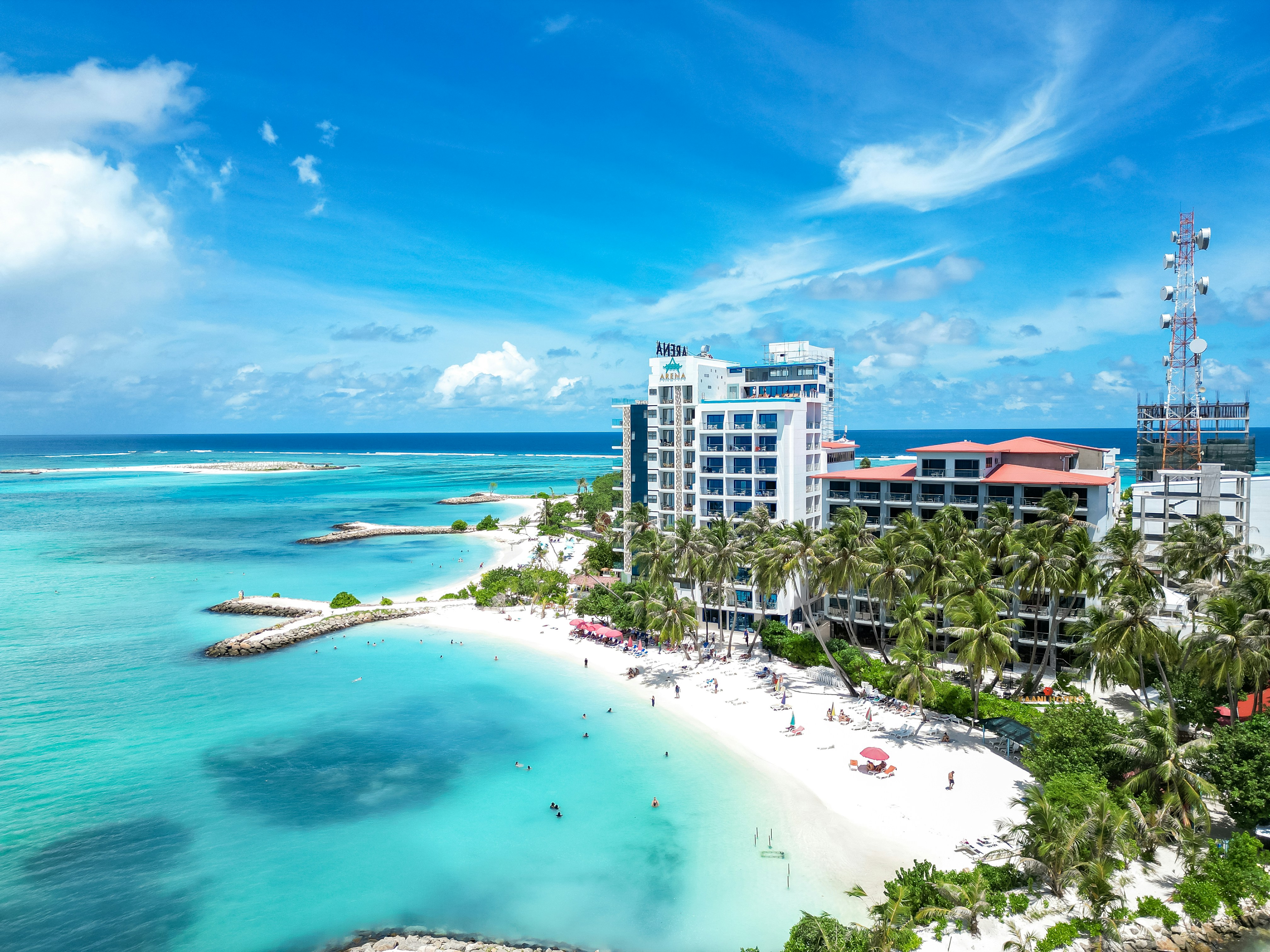 photography of dam during daytime