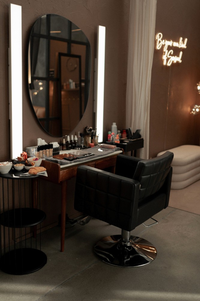 Luxury boudoir photography studio in Solothurn, Switzerland by Ramona.