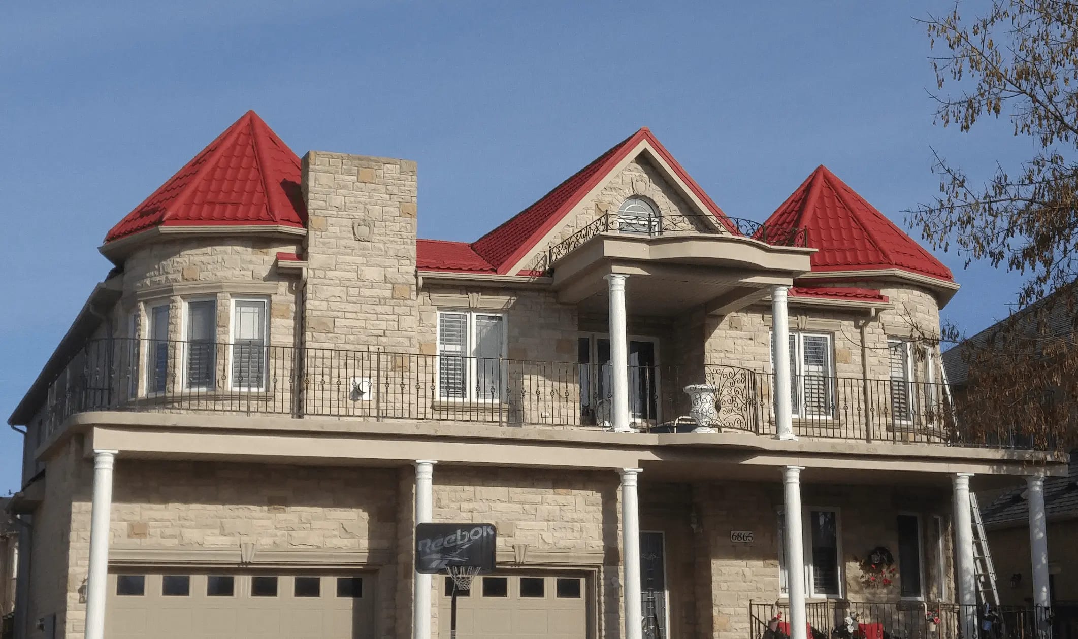 Steel roofing installation Terrebonne - Metal Roof Montreal team