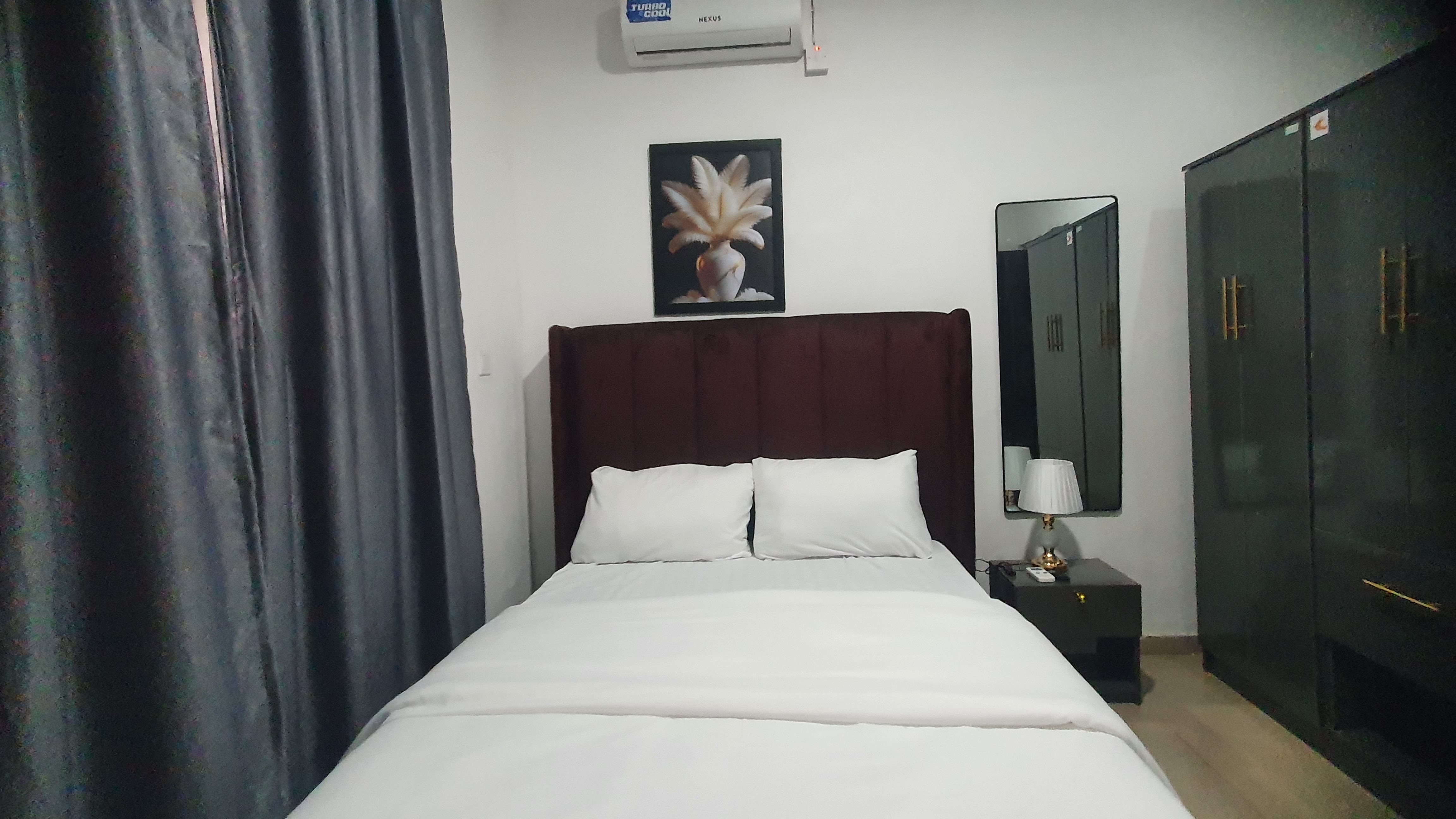 elite suite   second bedroom