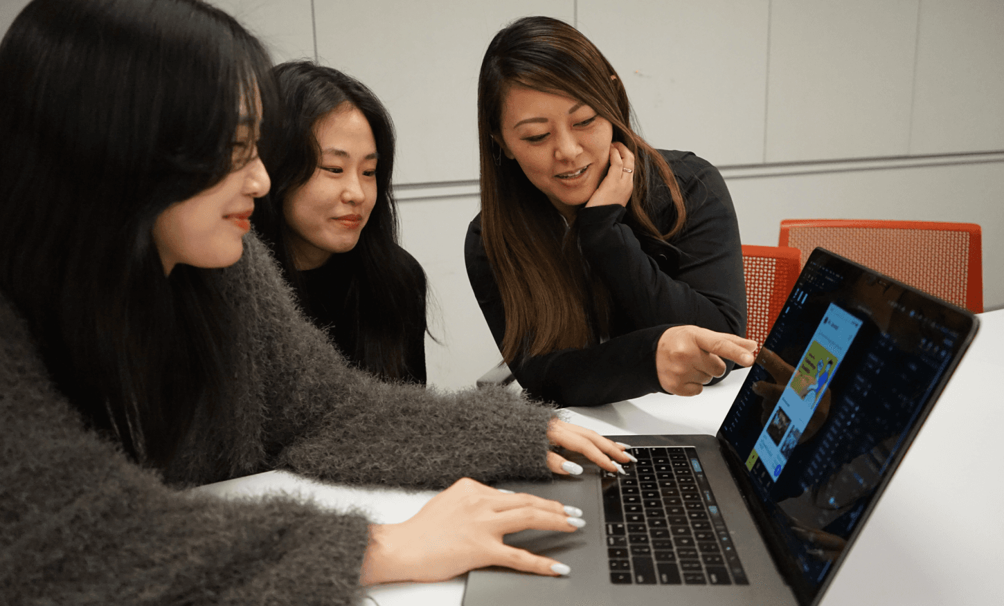 students working in protopie