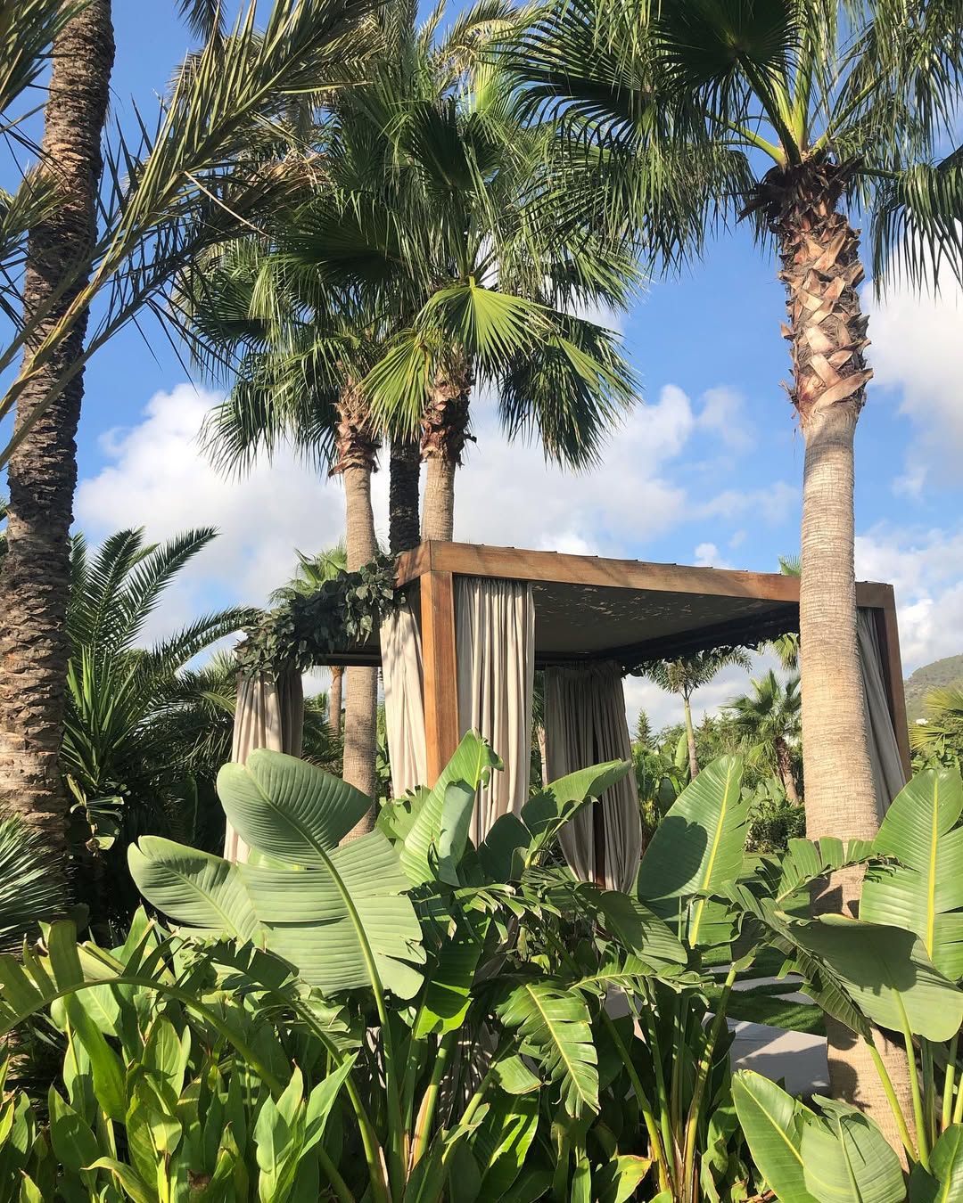 Outdoor spaces with contemporary design trends