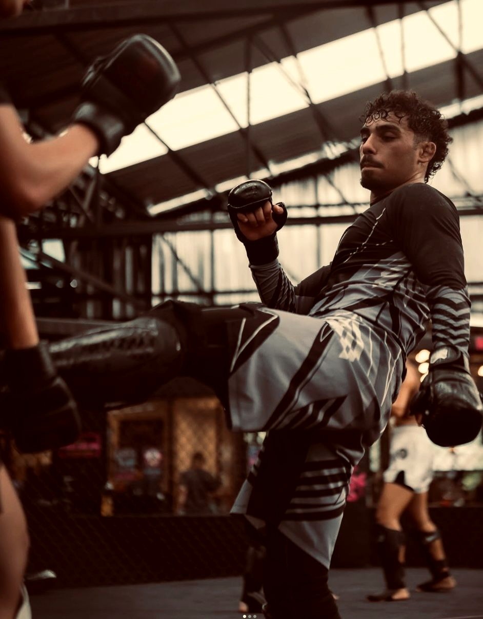 MMA-Training mit Kicktechnik